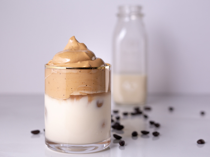 Café Dalgona en vaso